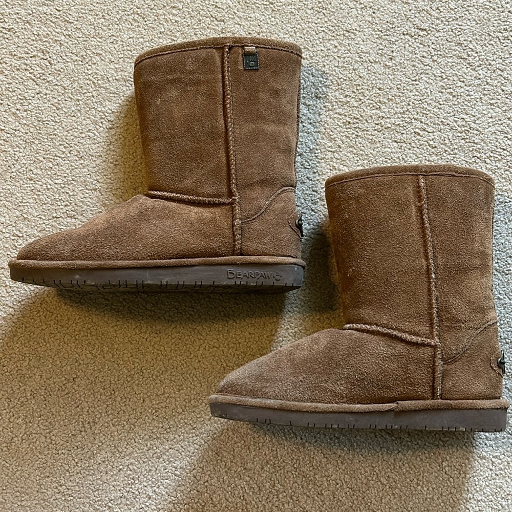 Bear paw tan shearling lined boots